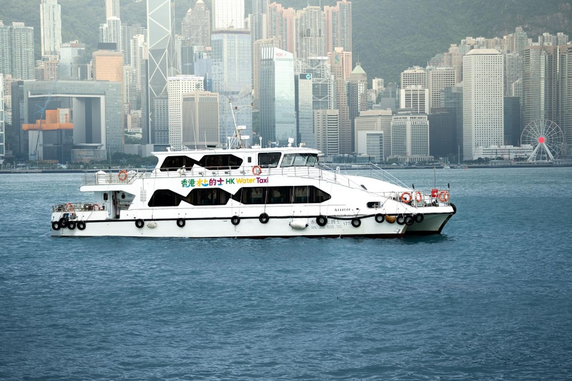 Hong Kong Water Taxi - Thumbnail 2
