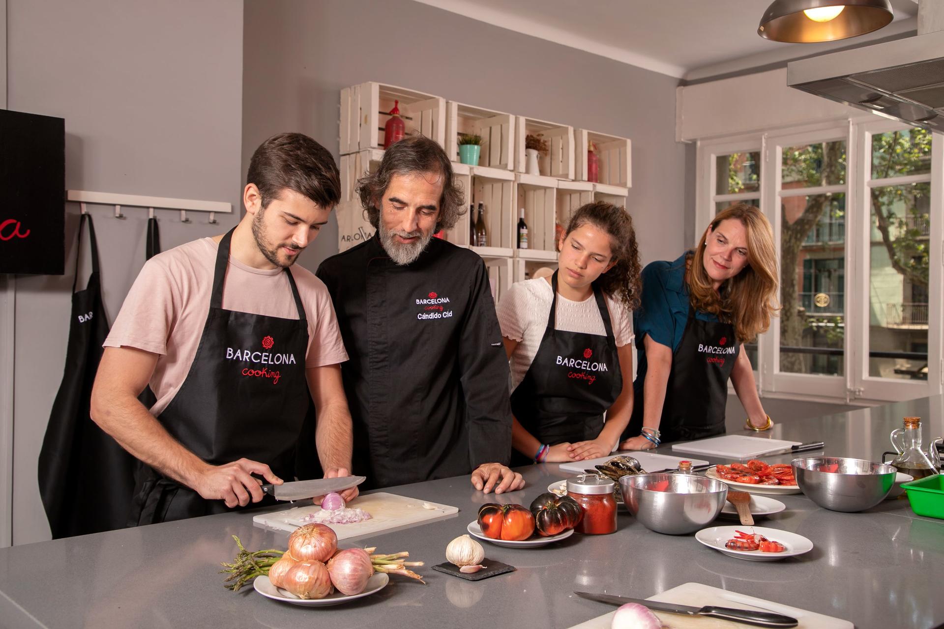Tapas and Paella Cooking Class in Barcelona - Image 1
