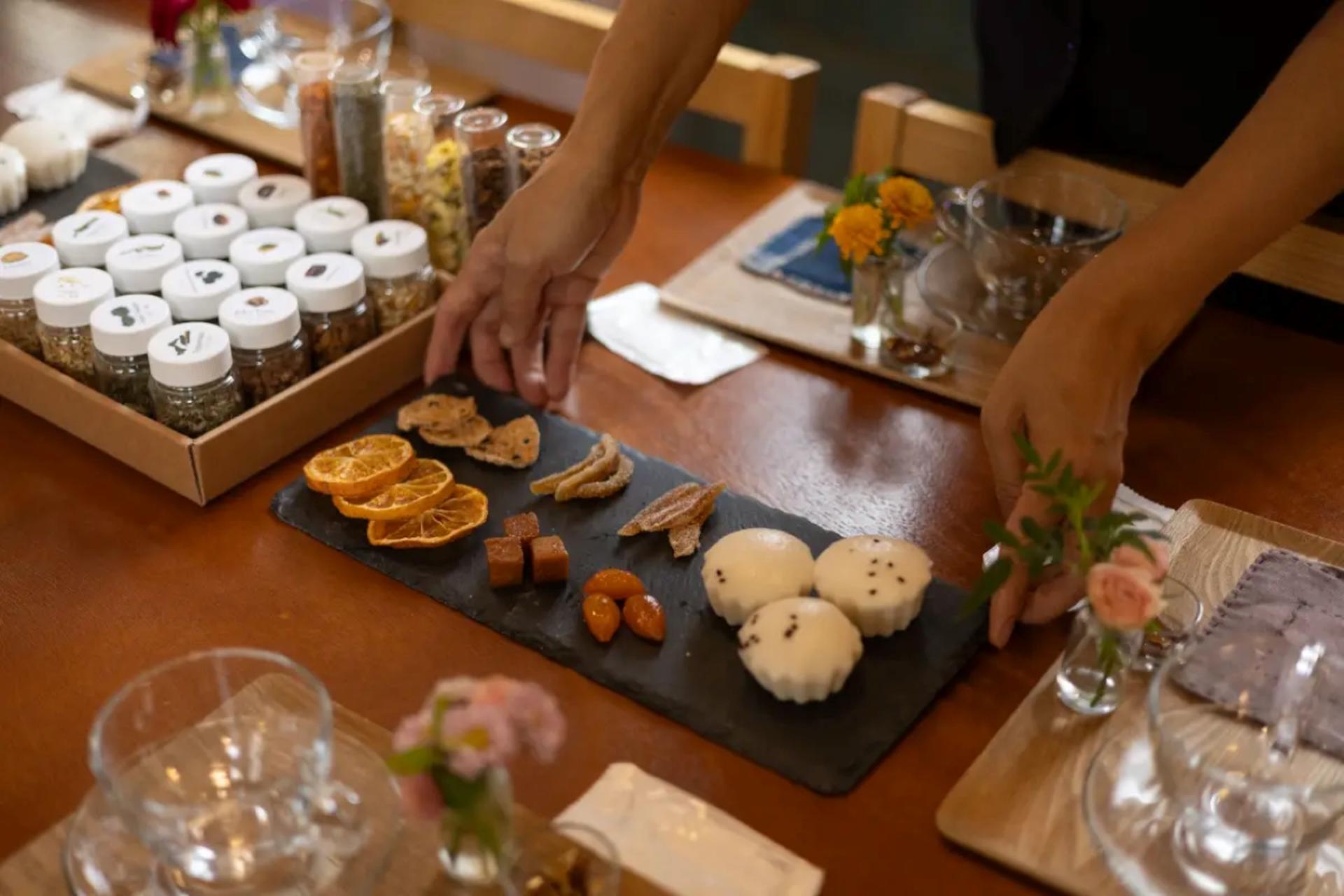 Seoul Traditional Tea Experience Class: Tea Tasting Highlight - Thumbnail 5