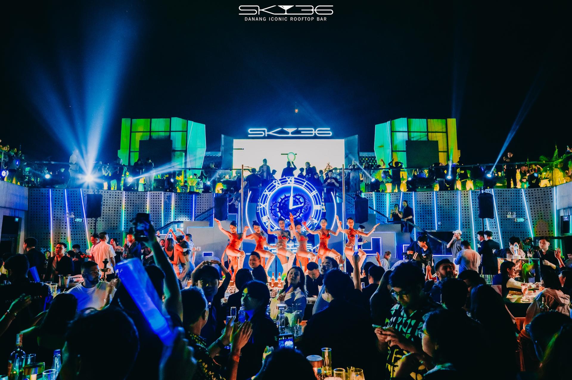 Nightlife Experience At Sky36 Rooftop Nightclub In Da Nang - Thumbnail 43