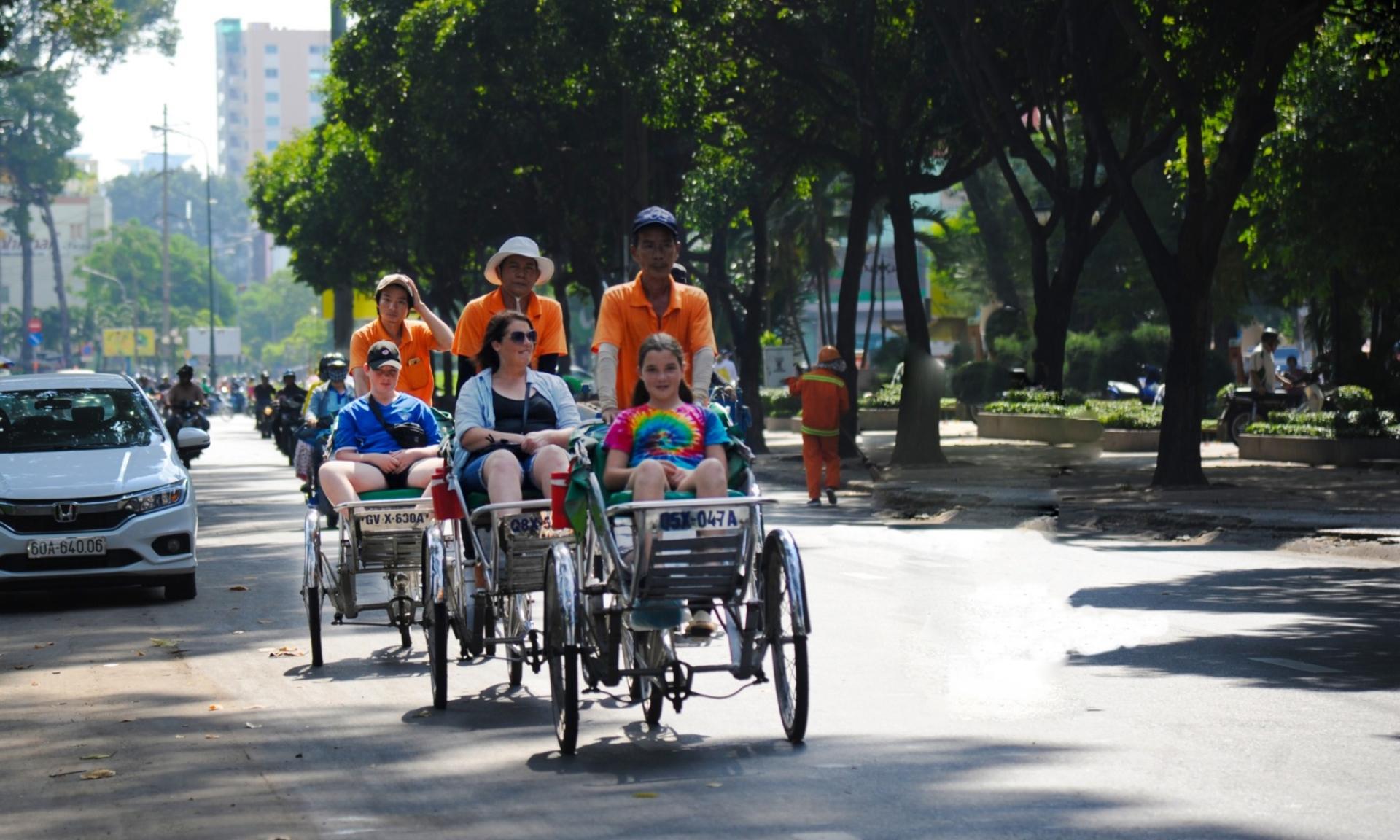 Saigon Cyclo Half Day Tour - Image 1