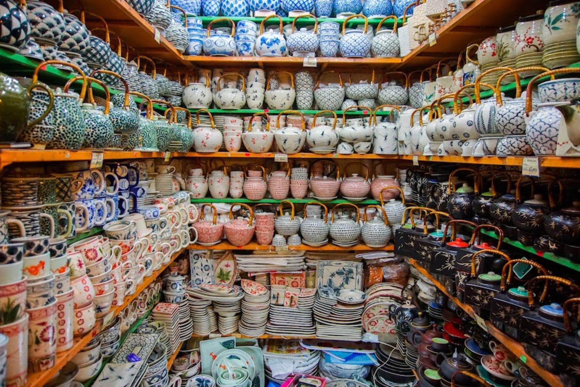 Hanoi Half-Day Jeep Tour to Bat Trang Pottery Village & Workshop - Thumbnail 8