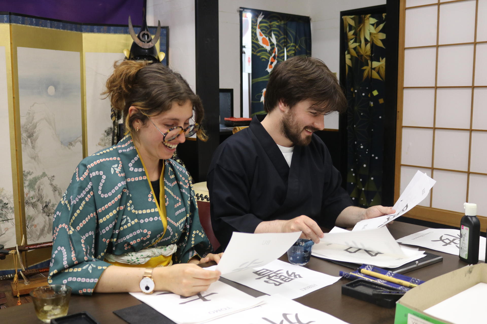 Learn Japanese calligraphy and Zen while wearing a kimono - Thumbnail 9