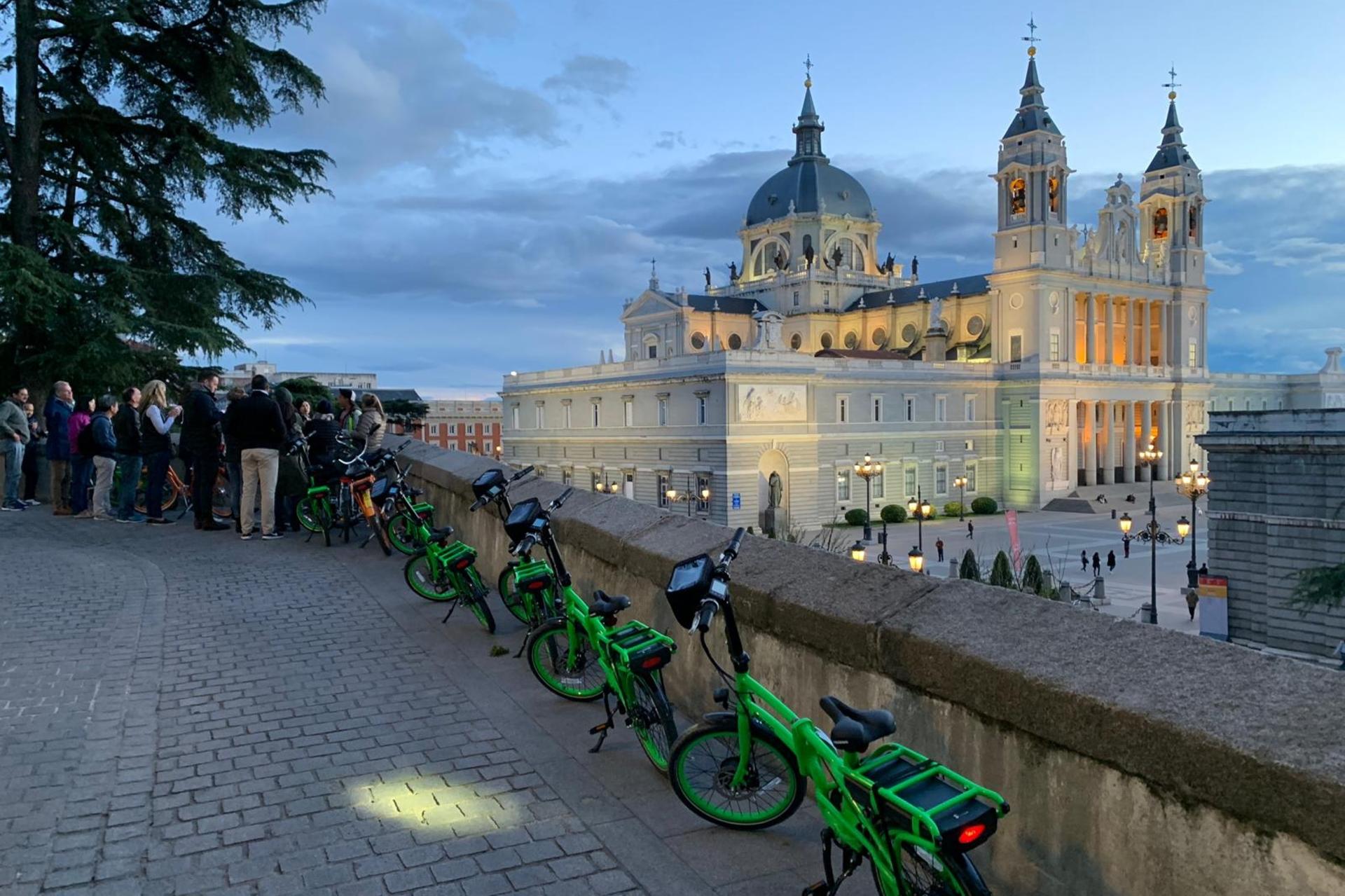 Electric Bike Tour in Madrid - Thumbnail 2