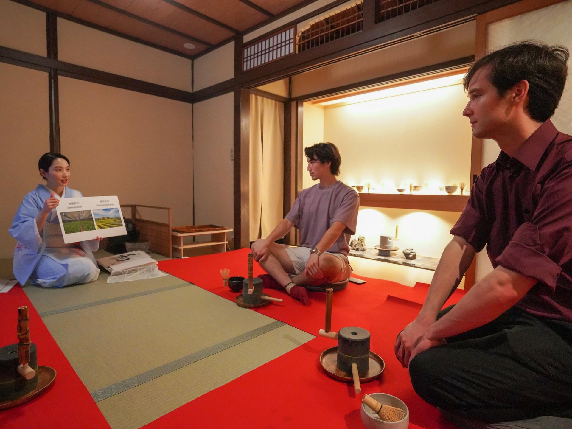 Kyoto Gion Tea ceremony & Wabi-sabi Walking Tour - Thumbnail 3