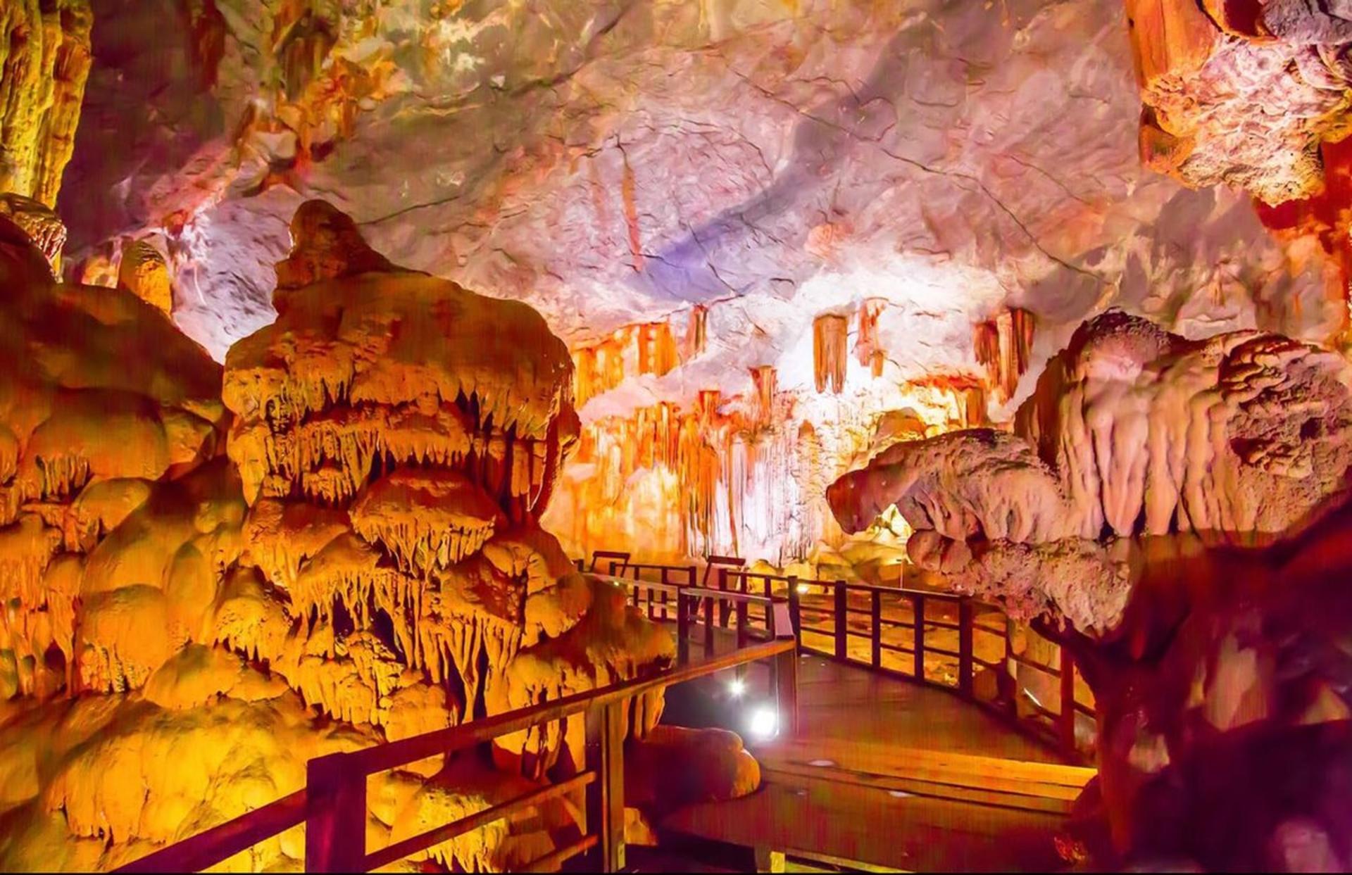 Authentic Sail Day Cruise: Ha Long Bay, Lan Ha Bay and Cat Ba Island - Thumbnail 12