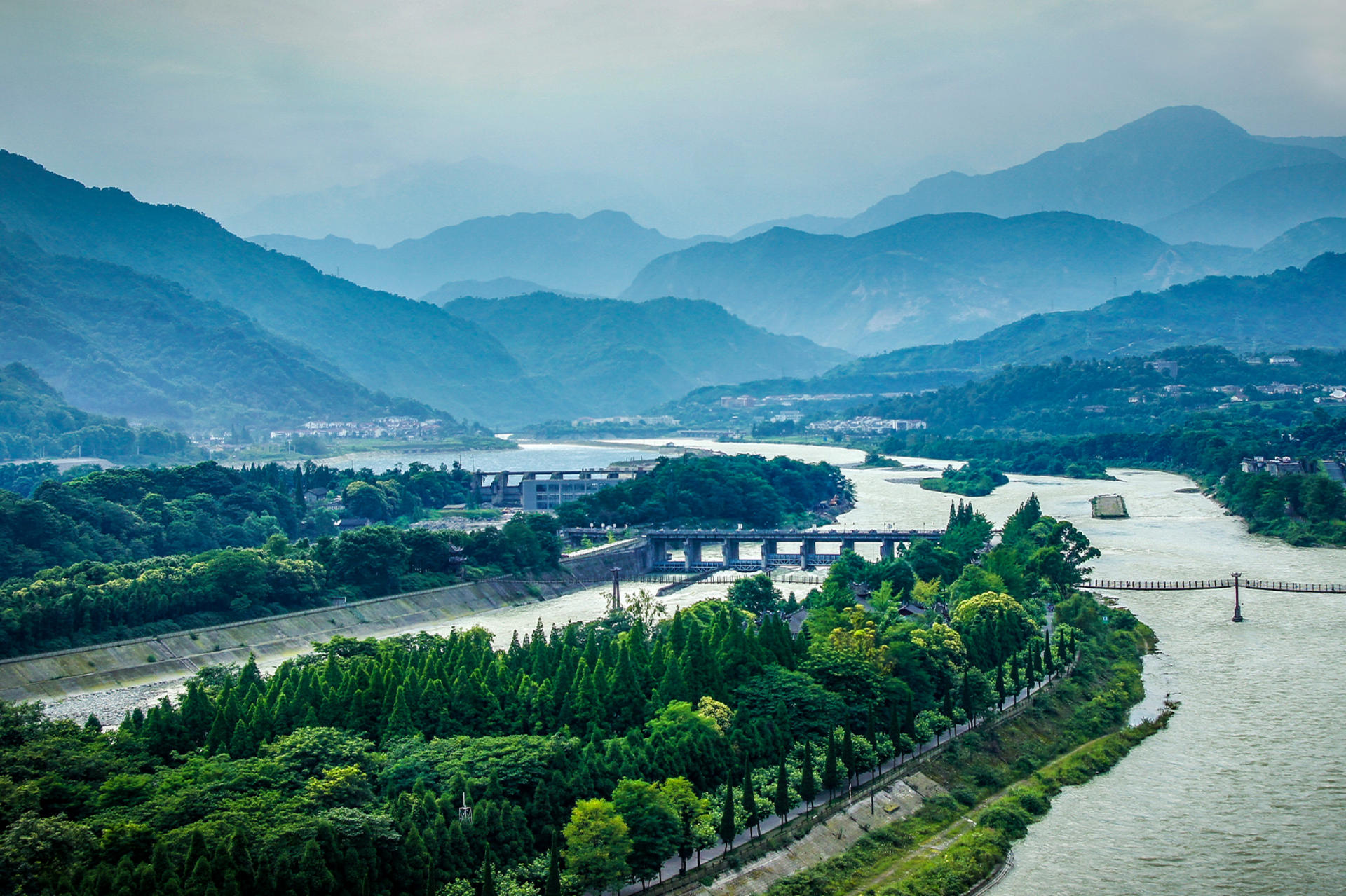 Dujiangyan + Panda Park/Mount Qingcheng Day Tour - Image 1