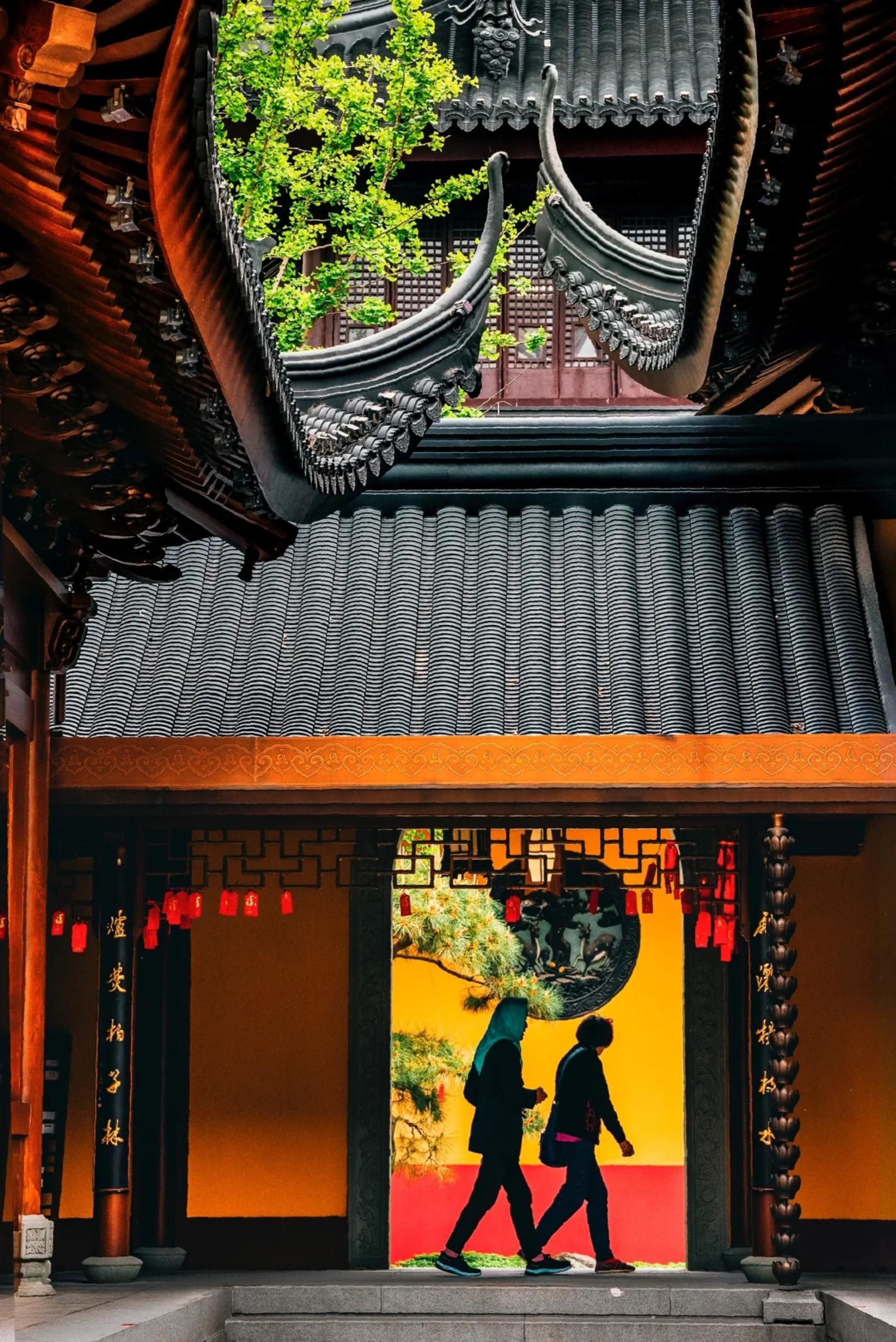One-Day Tour of Shanghai Jade Buddha Temple (Sutra Copying, Worship) - Thumbnail 4