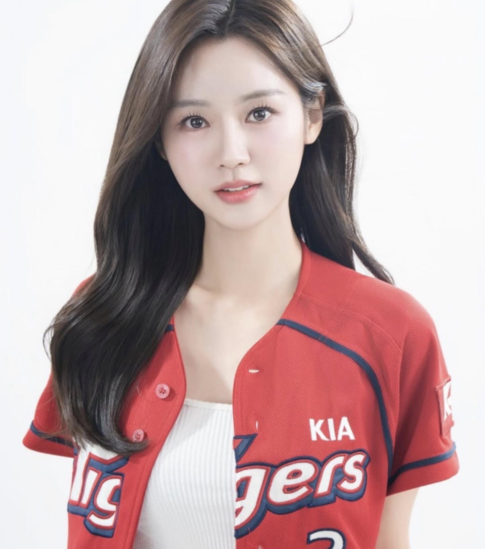 Shejac Hair & Makeup Sinsa: Premium K-Beauty Styling & Salon - Thumbnail 13