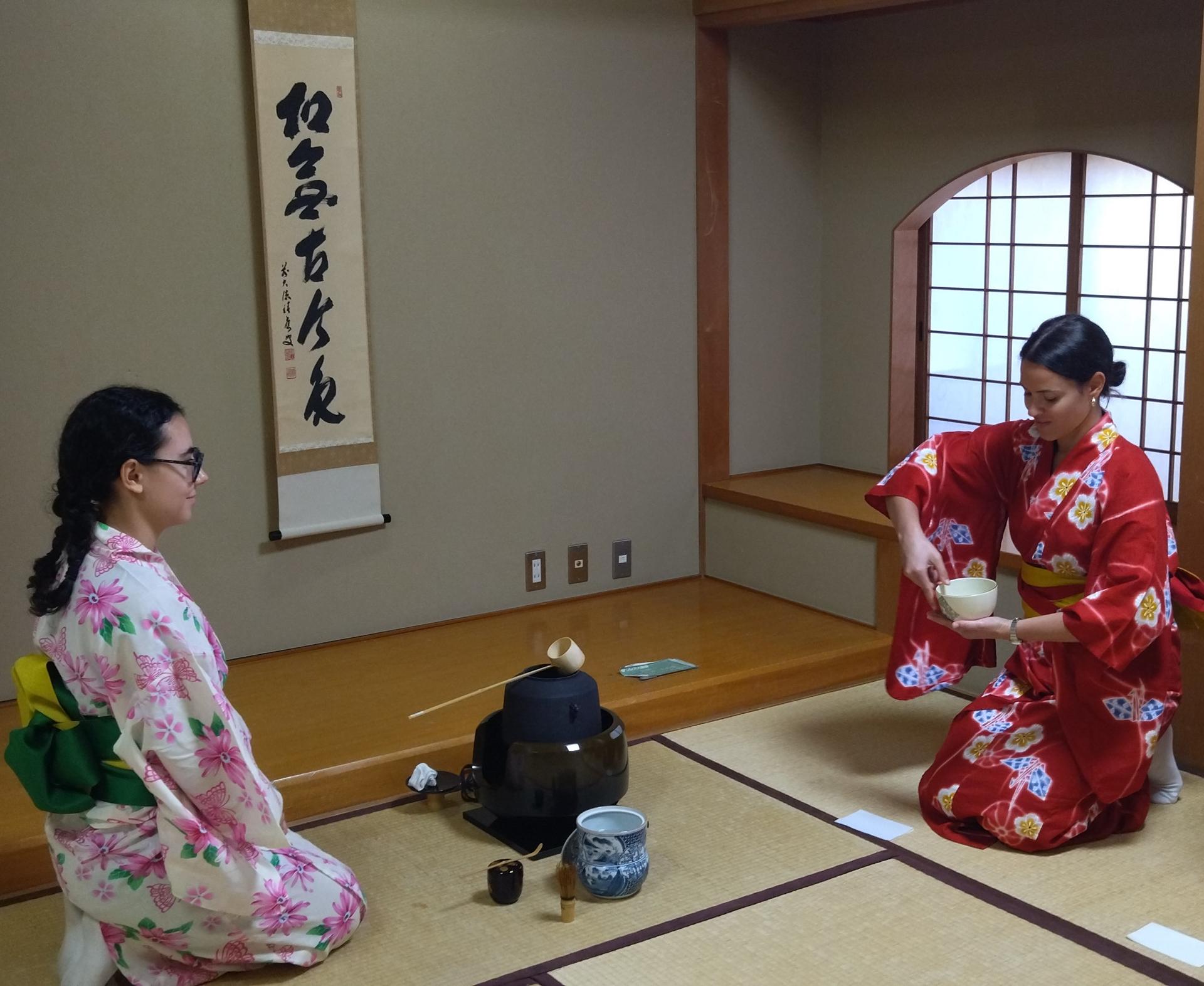 Experience an authentic tea ceremony in kimono (near Osaka Castle) - Thumbnail 7