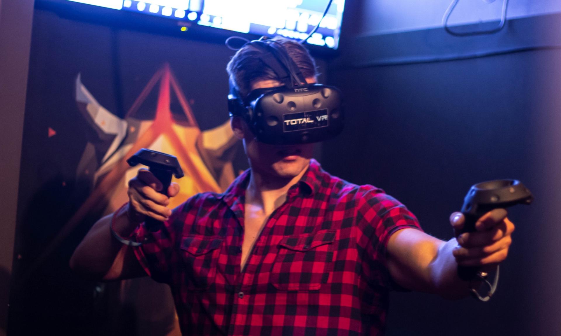 Virtual Reality Games Experience at Total VR Bangkok - Thumbnail 3