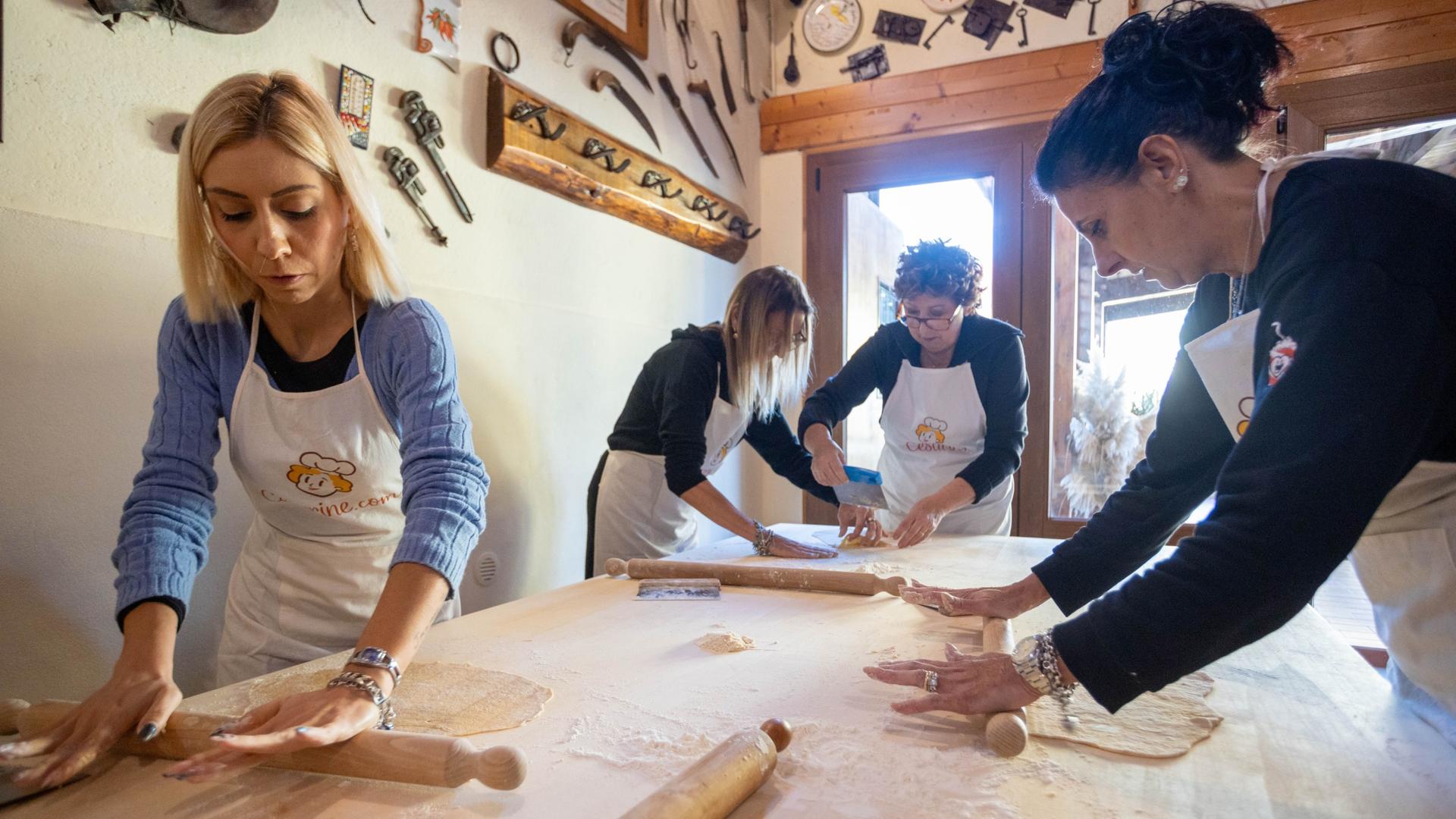 Pasta and tiramisu cooking class in Lucca - Thumbnail 5
