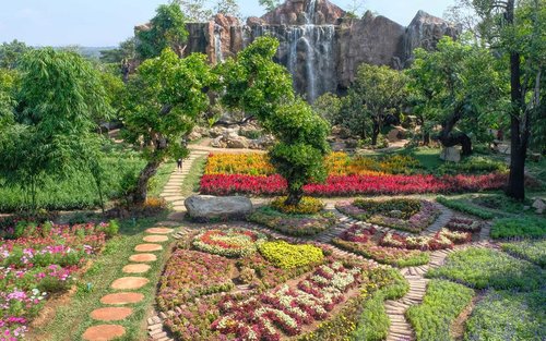 Dantewada Tărâmul Îngerilor și Turul Cascadei Lipicioase din Chiang Mai