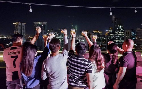 Makati: Music Clubs, Rooftops, and Go Go Bars Nightlife Tour