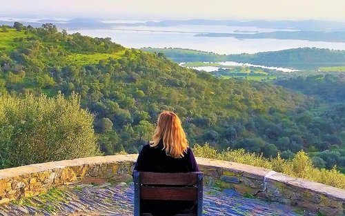 Evora and Monsaraz Village Day Tour from Lisbon with Wine Tasting