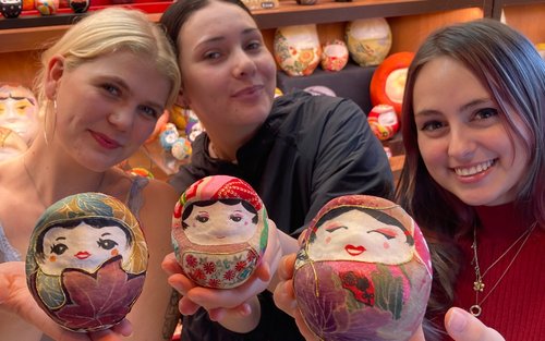 [Daruchan's House]  Daruma Cloth-Covering Experience