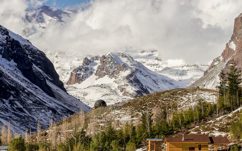 Experiência de Dia Inteiro na Montanha e Lodge Andino de Santiago