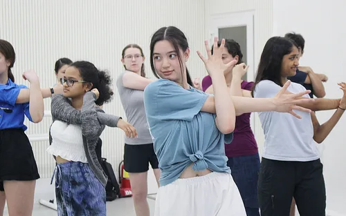 Seoul: K-Pop Dance Class (CNN & BBC Featured)