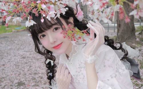 Tokyo Kimono, Furisode, and Yukata Rental Experience | Exquisite Hairstyling & Japanese Makeup & Photo Shoot (Ookini Asakusa Kaminarimon)