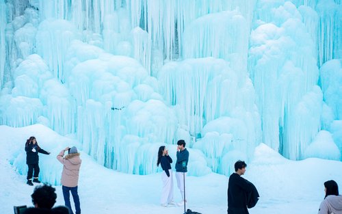 Cheongsong Ice Valley and Pohang Spacewalk Day Tour from Busan