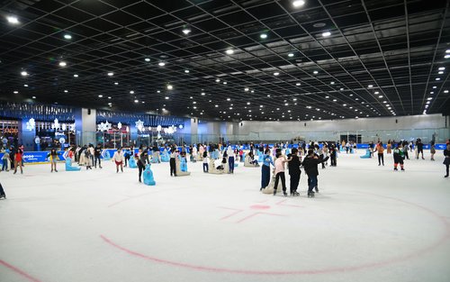 SM亚洲购物中心溜冰体验