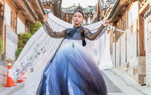 Bukchon Hanbok Rental and Photoshoot at Hanboknam