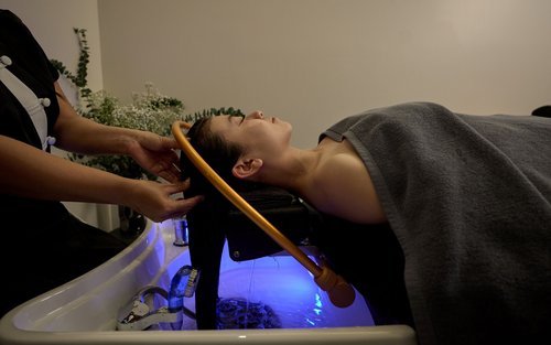 Miu Miu Salon Vietnamese Style Hair Washing at Phrom Phong Bangkok