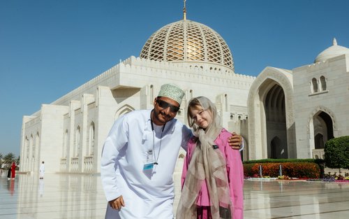 Полудневный тур по Большой мечети Маската и Оперному театру