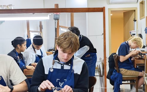 Lớp học làm trang sức bạc ở Hà Nội