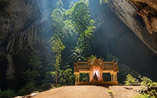 Full-day private tour of Phraya Nakhon Cave and Khao Sam Roi Yot from Hua Hin