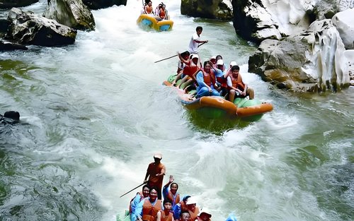 Pengalaman Rafting dan Bersiar-siar di Sungai Mengdong Zhangjiajie, Pertempuran Air (Aktiviti Sewa Kereta Persendirian)