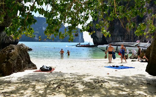 Hong & Paradise Island Maritime Odyssey by Speedboat from Krabi