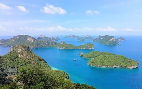 Angthong Marine National Park by Speedboat or Big Boat