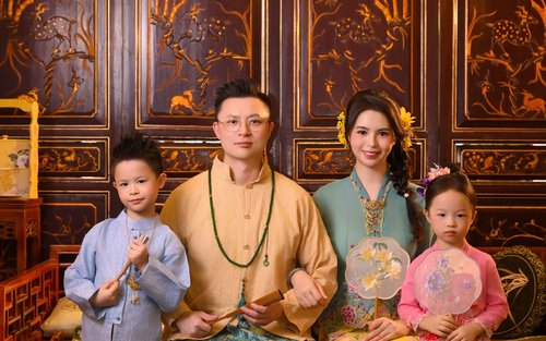 Baba Nyonya Costume Rental Experience in Jonker Street Malacca