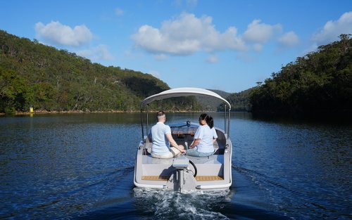 Electric Picnic Boat Hire in Sydney (Akuna Bay)