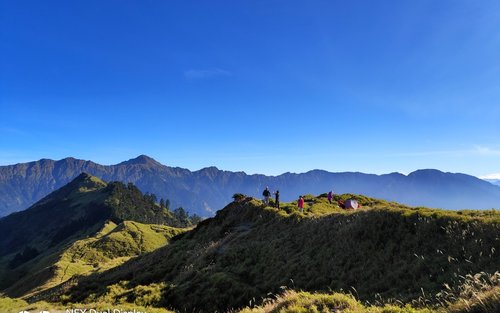 หนานโถว｜ทัวร์ปีนเขา 2 วัน 1 คืน พิชิตสามยอดเขาเหอฮวนซาน & ทุ่งหญ้าเสี่ยวฉีไหล