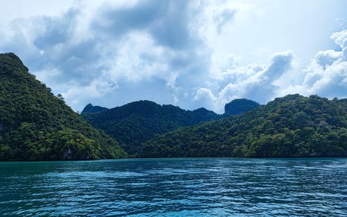 Langkawi Island Hopping Half-Day Cruise Experience