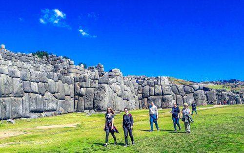 Excursión de medio día en grupo pequeño a Cusco Sacsayhuaman y Koricancha