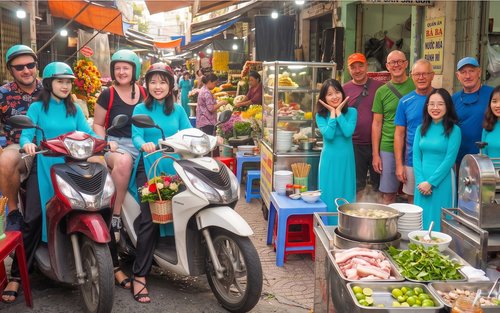 Premium Street Food Tour & Sightseeing on Scooter di Ho Chi Minh City