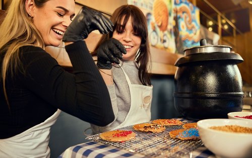 Workshop tradizionale di preparazione dei waffle olandesi ad Amsterdam