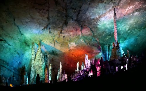 Tour riêng động Hoàng Long và hồ Bảo Phong Trương Gia Giới