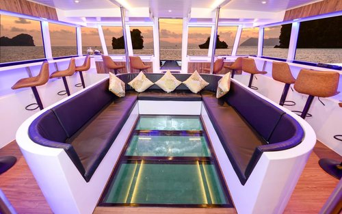 兰卡威豪华双体帆船日落晚餐巡游