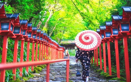 Kyoto: Sanzen-in Temple & Kifune Shrine & Arashiyama Bamboo Grove & Scenic Train & Togetsukyo Bridge Day Trip (Departing from Osaka/Kyoto)