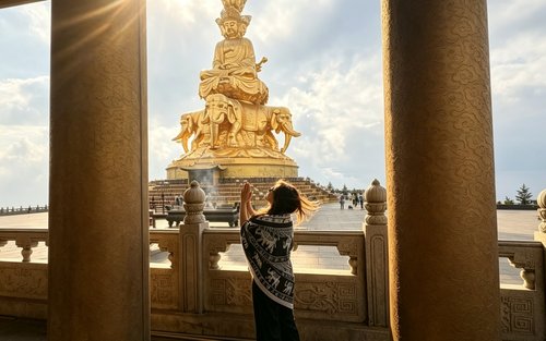 Chengdu Mount Emei Full-Day Discovery Tour