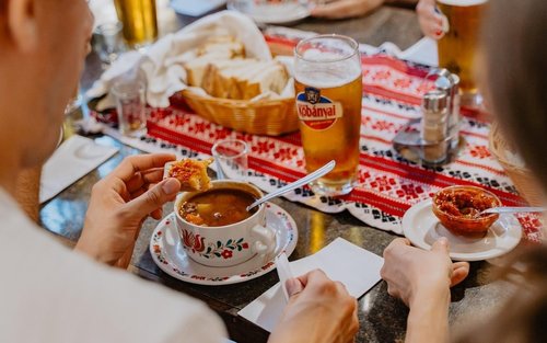 Budapest Half-Day Local Food & Wine Tasting Experience