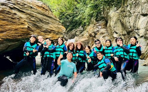 Yilan｜Esperienza di Canyoning e Tuffi alle Cascate Jin-Yue a Nan-ao