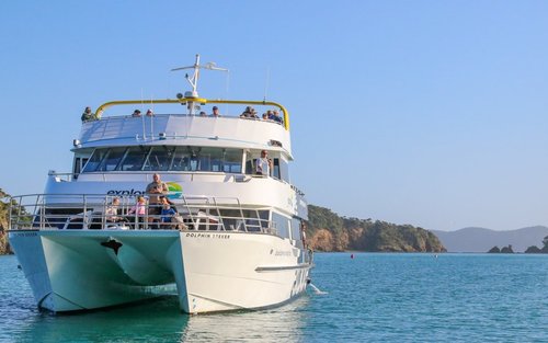 Discover the Bay Hole in the Rock Cruise includes Island Lunch