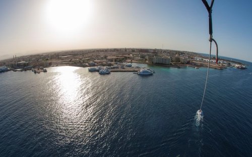 Aventura de parasailing: Vol al cel amb recollida a l'hotel - Hurghada