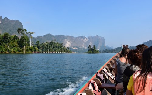Safari guidato di 2 giorni al lago Cheow Lan di Krabi