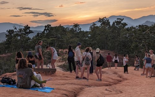 Pai Full-Day Private Sightseeing Tour with Sunset